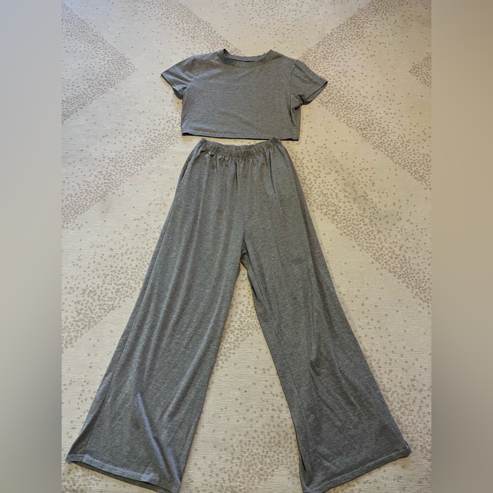 Cropped Lounge Set - Picture 1 of 13
